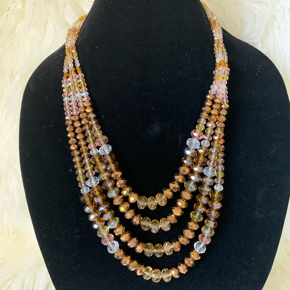 Beaded necklace 🤎🤍🤎